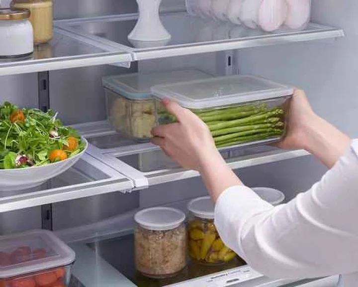 Refrigerator