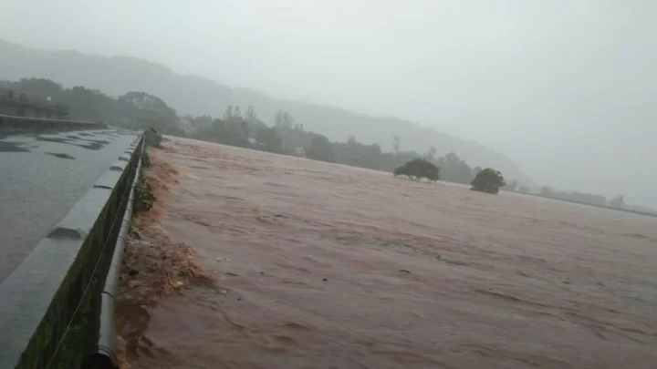 कोकण, मध्य महाराष्ट्राला पावसाचा रेड अलर्ट, पश्चिम महाराष्ट्रातही जोरदार बरसणार