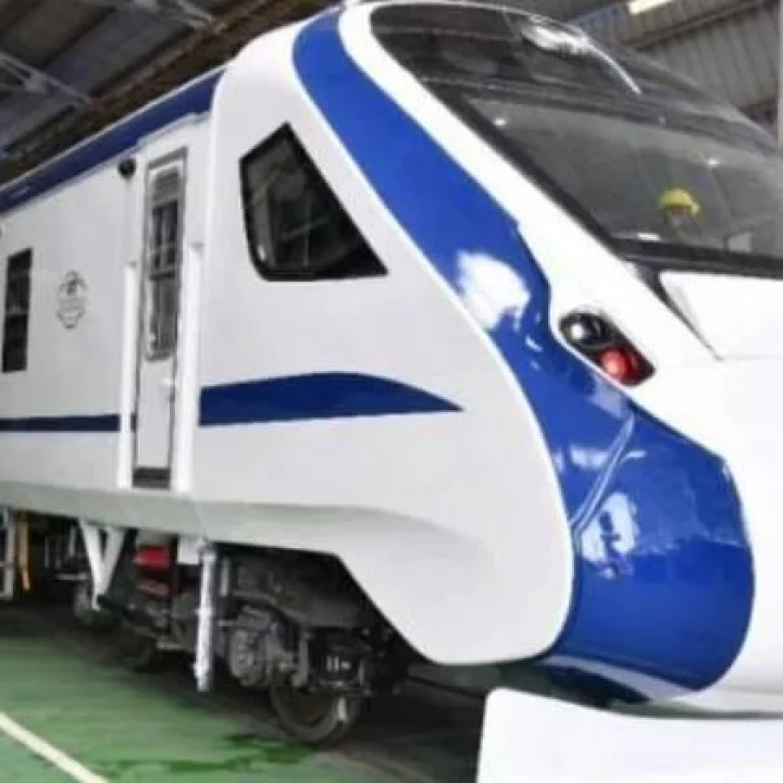 75 वंदे भारत गाड्या 75 आठवड्यांत देशाच्या कानाकोपऱ्यात जोडल्या जातील-पंत प्रधान मोदी