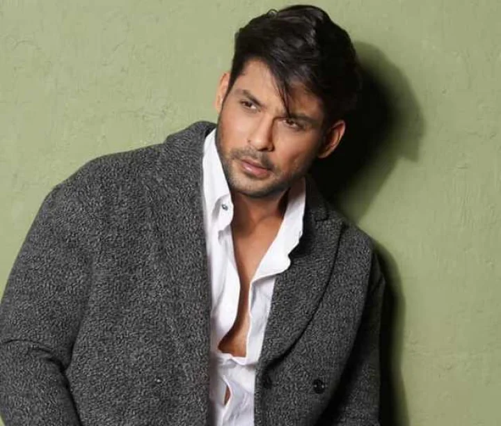 Shahnaz Gill reached to bid farewell to Siddharth Shukla in an unconscious state Bollywood News in Marathi Webdunia Marathi
