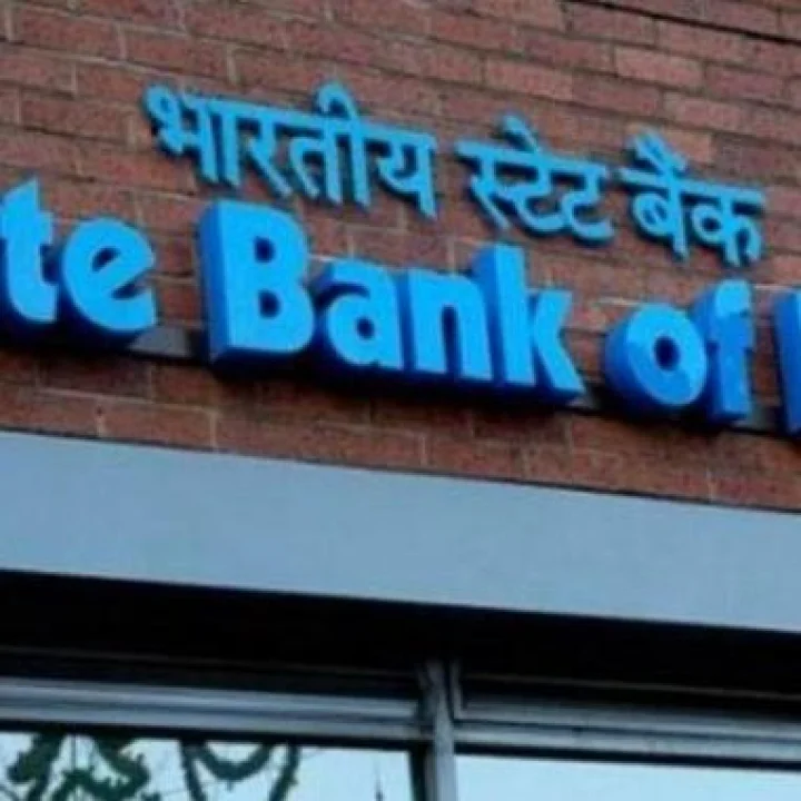 SBI : आता  KYCअपडेट  करण्यासाठी  ग्राहकांना बँकेत जाण्याची  गरज नाही