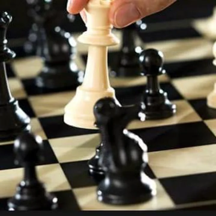 हिजाब शिवाय बुद्धिबळ खेळणाऱ्या इराणी खेळाडूला धमकी