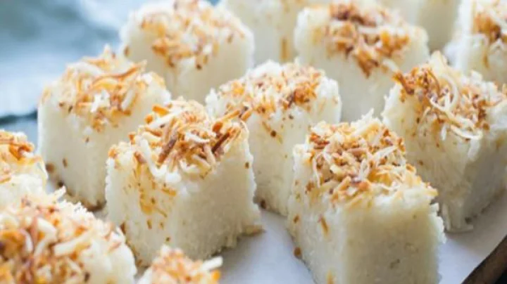 दिवाळीच्या दिवशी देवी लक्ष्मीला हे नैवेद्य अर्पण करा