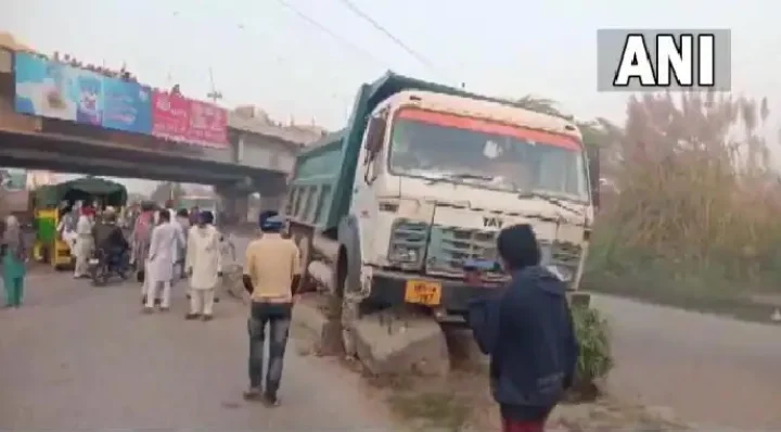 Farmer women protesters crushed by truck