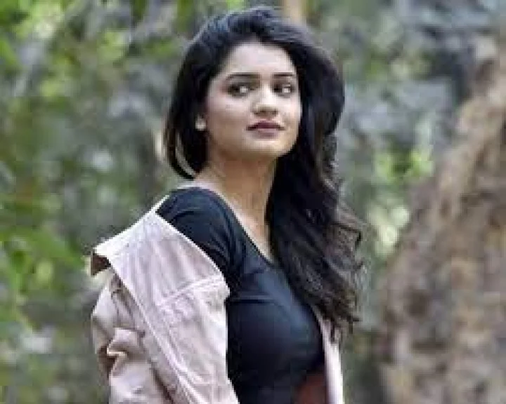 Marathi actress Hruta Durgule's Engagement  मराठी अभिनेत्री हृता दुर्गुळे हिचा साखरपुडा संपन्न Marathi Cinema News Marathi Cinema In Webdunia Marathi