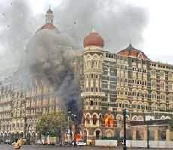 Bombay Police Control Room received a threatening call from abroad