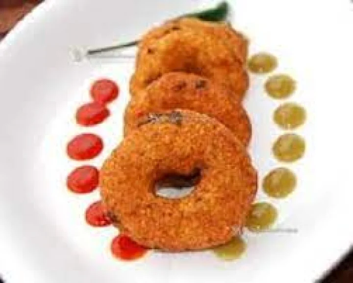 Make savory Tasty Delicious donuts from the remaining rice Delicious and tasty  remaining rice donuts recipe in marathi  Delicious Rice Donuts Recipe :उरलेल्या भातापासून चविष्ट डोनट्स बनवा Recipe in Marathi BHatache Donuts recipe in marathi webdunia marathi