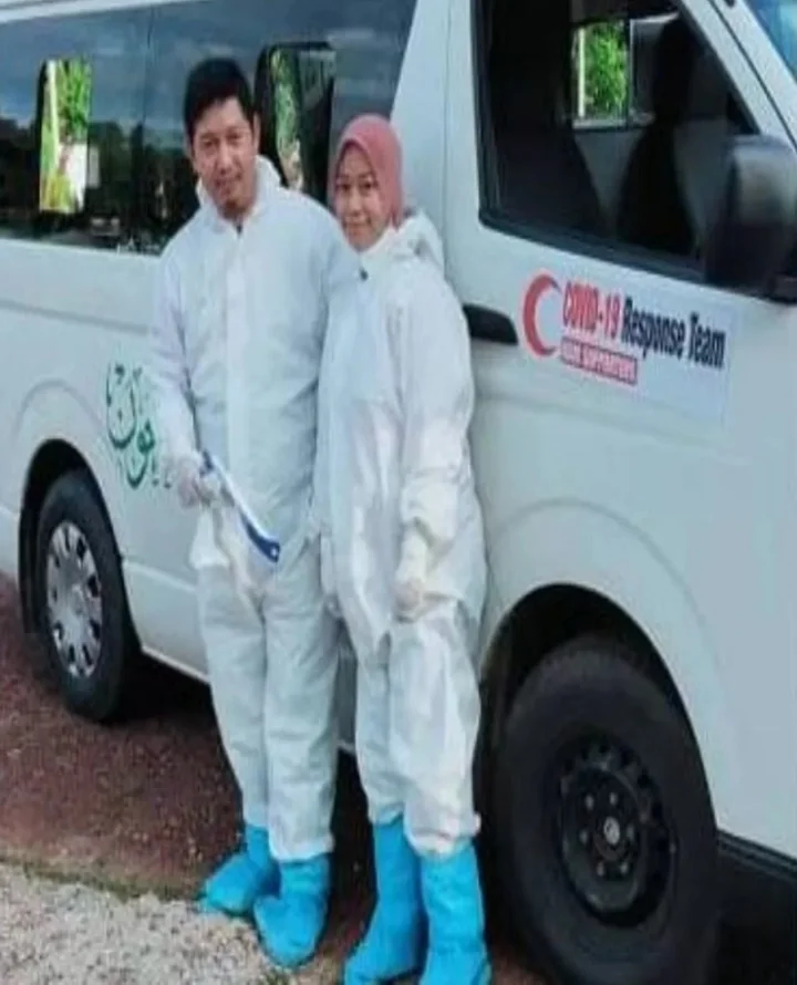 The husband and wife reached the cemetery instead of honeymoon on the next day of marriage