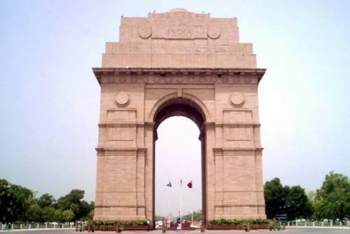Delhi Chief Minister's announcement दिल्लीचा मुख्यमंत्री कोण होणार? रेखा गुप्ता आणि प्रवेश वर्मा यांच्या नावांची तीव्र चर्चा
