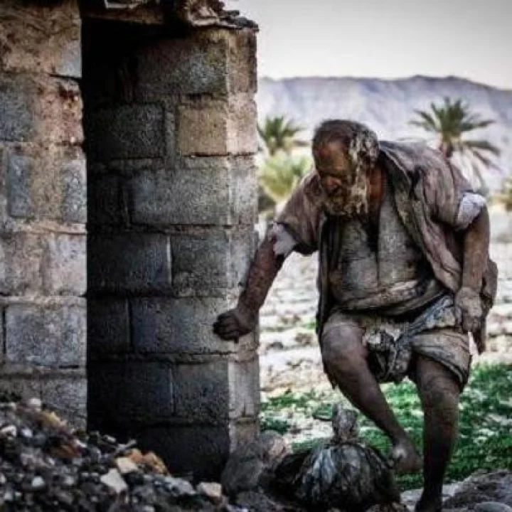 जगातील सर्वात घाणेरड्या व्यक्तीचा मृत्यू, 60 वर्षांनंतर जबरदस्तीने अंघोळ घातली होती