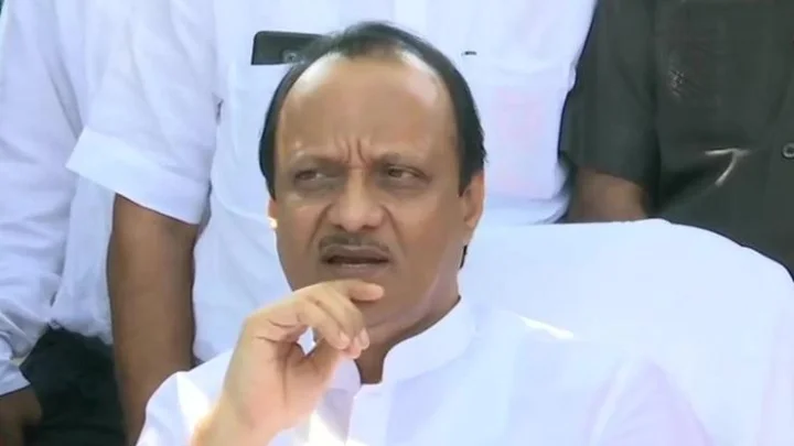 Ajit Pawar : लालबागच्या राजाला अजित पवार मुख्यमंत्री होण्यासाठी साकडं