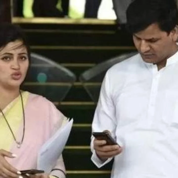 नवनीत आणि रवी राणा यांना जामीन मंजूर