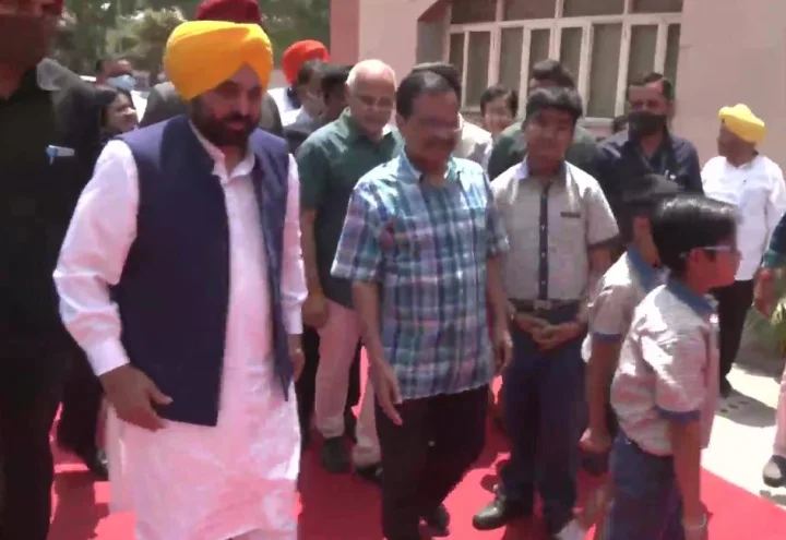 Punjab Chief Minister Bhagwant Mann on a visit to Delhi: With Kejriwal