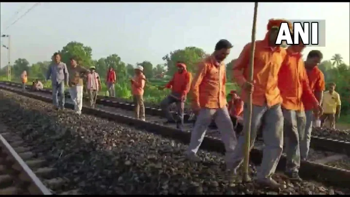A passenger train collided with a goods train in Gondia