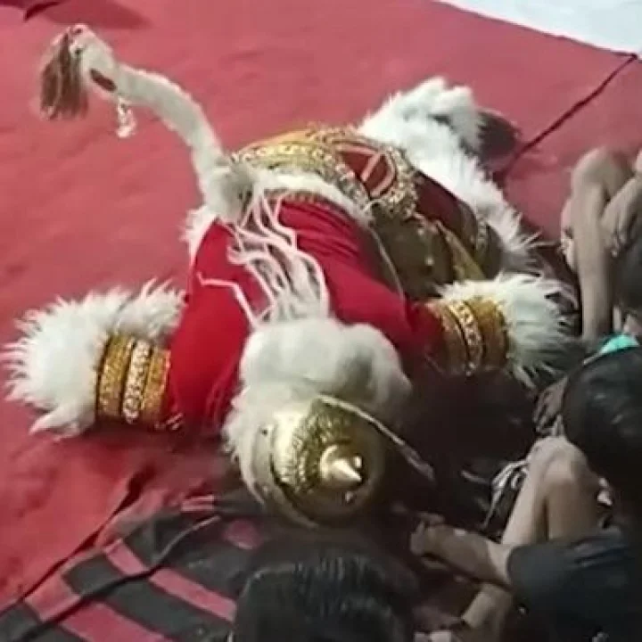 मैनपुरीमध्ये राम भजनावर डान्स करताना 'हनुमान' बनलेल्या तरुणाने प्राण सोडले