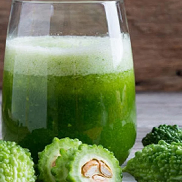 कारल्याचा रस प्या, आरोग्य आणि सौंदर्य मिळवा