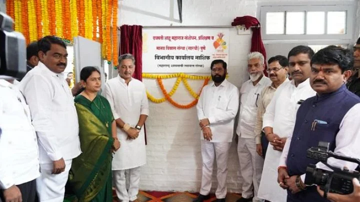 वादानंतर सारथीच्या कार्यालयाचे उदघाटन