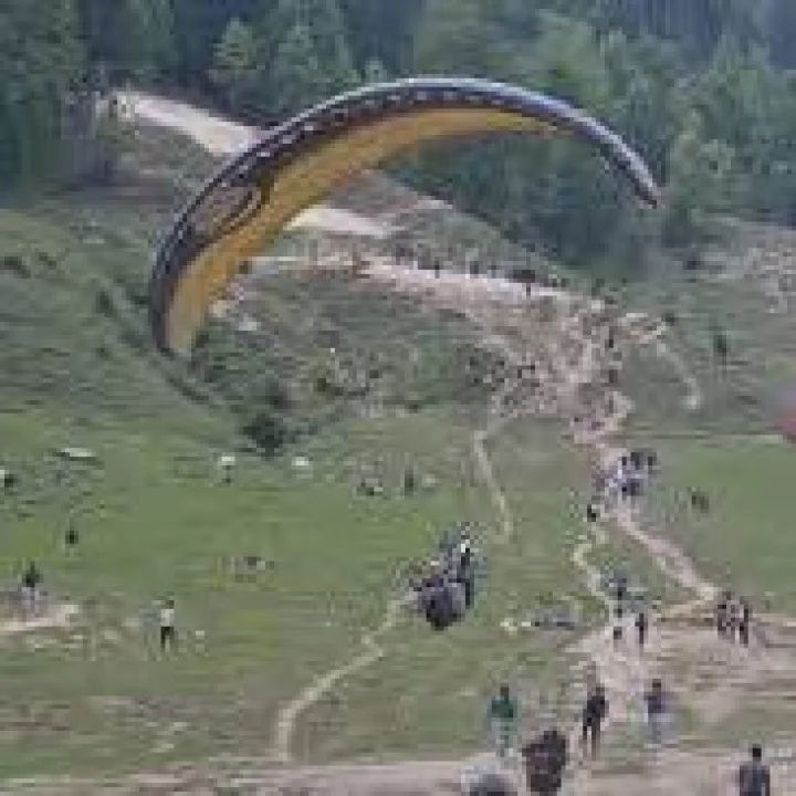 पॅराशूटचा बेल्ट तुटून 400 फुटांवरून पडून साताऱ्यातील तरुणाचा मृत्यू