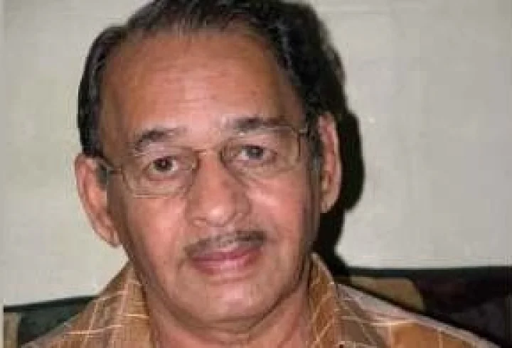Veteran actor Raja Bapat passed away  Marathi Cinema News In Marathi