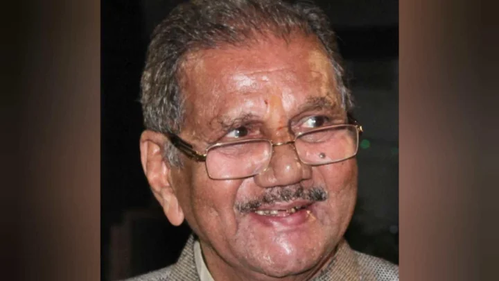 महेश कोठारे यांचे वडील, अंबर कोठारे यांचे वृद्धापकाळाने निधन