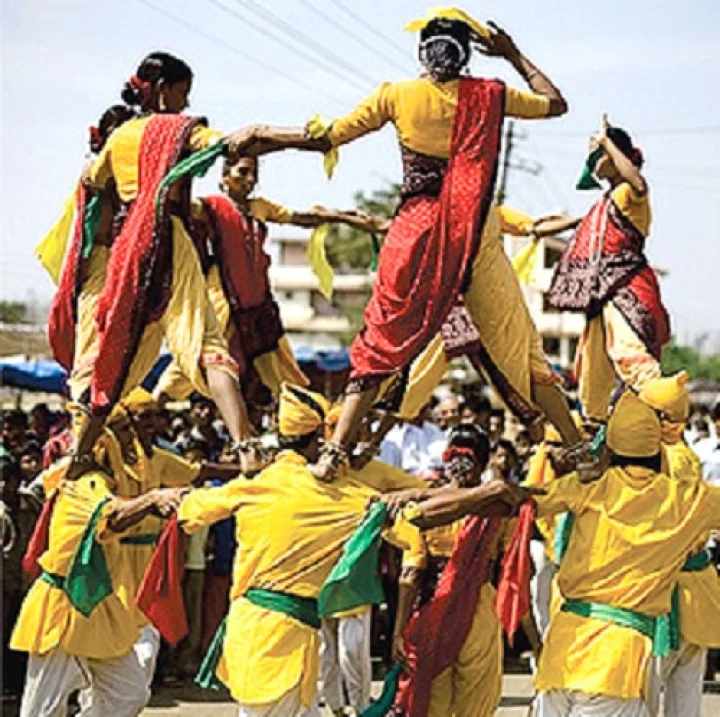 aadwasi holi