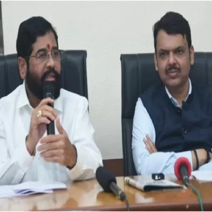 नवी मुंबई विमानतळतळाची मुख्यमंत्री आणि उपमुख्यमंत्री कडून हवाई पाहणी