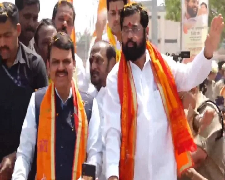 Ayodhya tour   Eknath Shinde Devendra Fadnavis entered Ayodhya took darshan of Shri Rama  Chief Minister Eknath Shinde Deputy Chief Minister Devendra Fadnavis