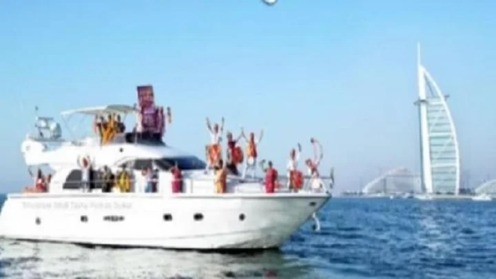 Maharashatra Day 2023 समुद्रात ढोल ताशाचं वादन