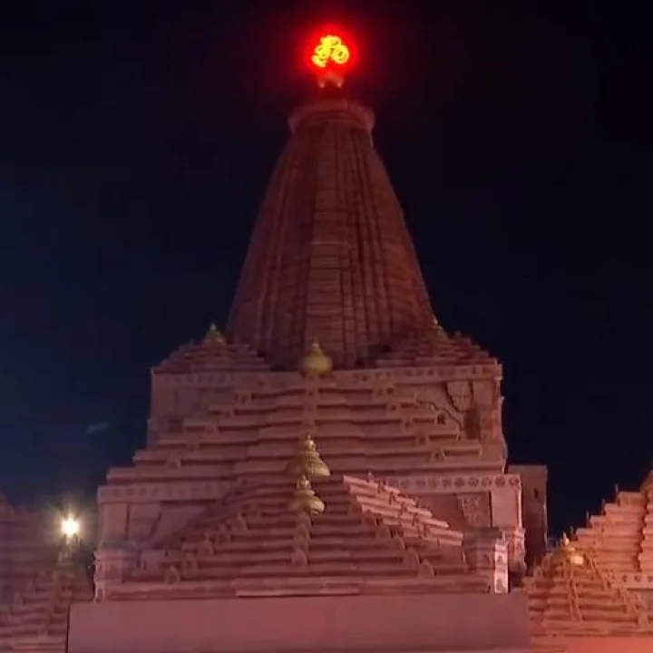 पुण्यातील अयोध्येतील राम मंदिरावर आधारित पंडाल