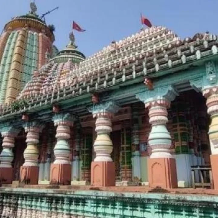 या मंदिरात भाऊबहीण एकत्र दर्शनाला जाऊ शकत नाहीत, कारण