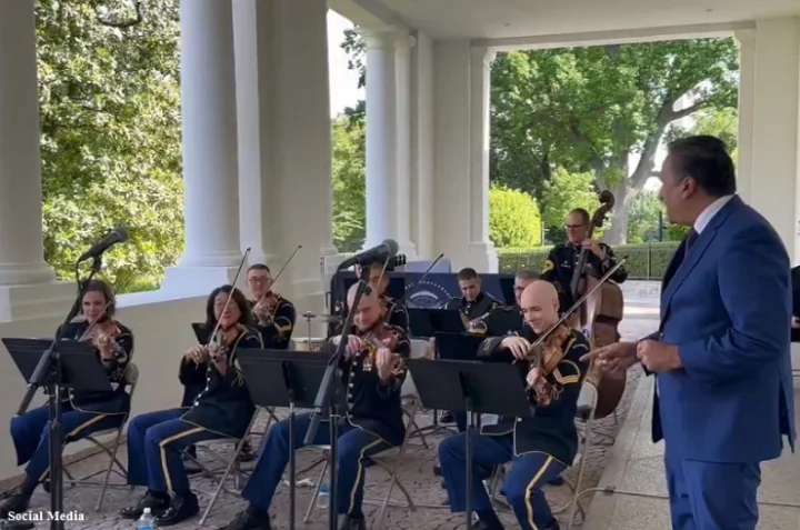 Saare Jahan Se accha Hindustan Hamara played at WHite House