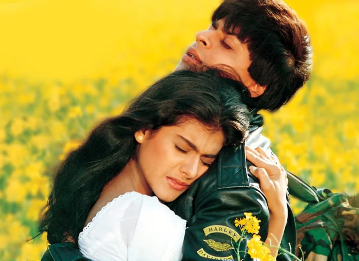 DDLJ's song Tujhe Dekha To was chosen by the BBC as the UK's favorite Bollywood song of the 90s!