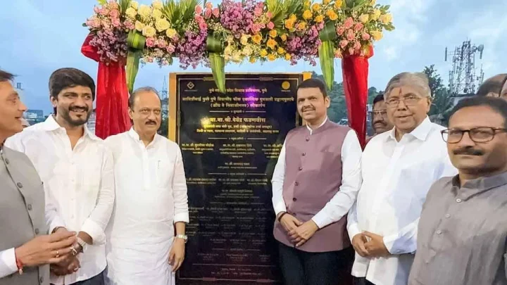 पुणेकरांना सरकारकडून भेट, मुख्यमंत्री देवेंद्र यांनी डबल डेकर उड्डाणपुलाचे उद्घाटन केले
