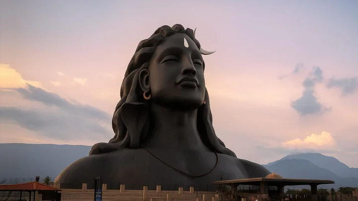 ध्यानलिंगम: शिवाचे इतके सुंदर आणि अलौकिक मंदिर तुम्ही कुठेही पाहिले नसेल