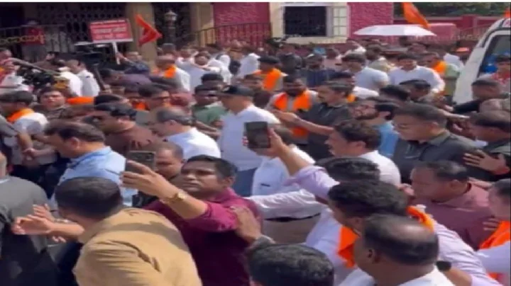 पोलिसांची बंदी असूनही एमव्हीएने  सत्यामोर्चा काढला, भाजपने मूक निषेध केला