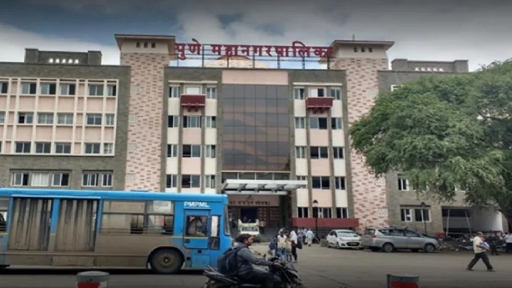 पुणे महानगरपालिकेने केली 20 हून अधिक अधिकाऱ्यांची फेरनियुक्ती