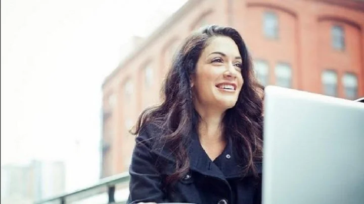 सर्वोत्तम एआय कोर्स करून चांगली नौकरी मिळवा