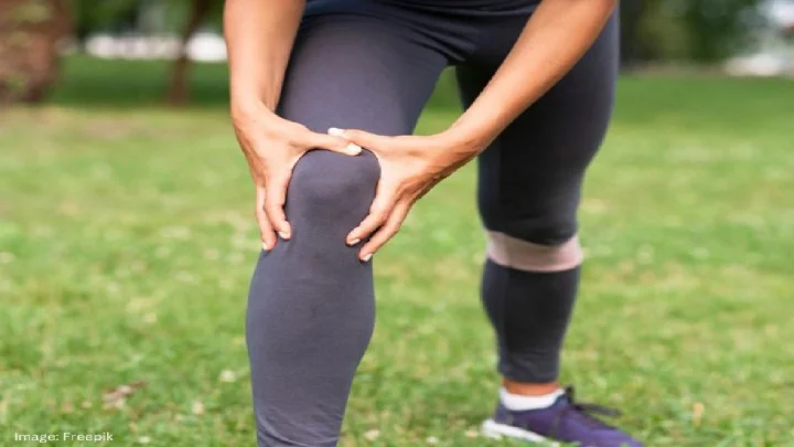 पायऱ्या चढताना तुमचे गुडघे आवाज करतात का? हे 7 घरगुती उपाय औषधांशिवाय सांधेदुखीपासून आराम देतील