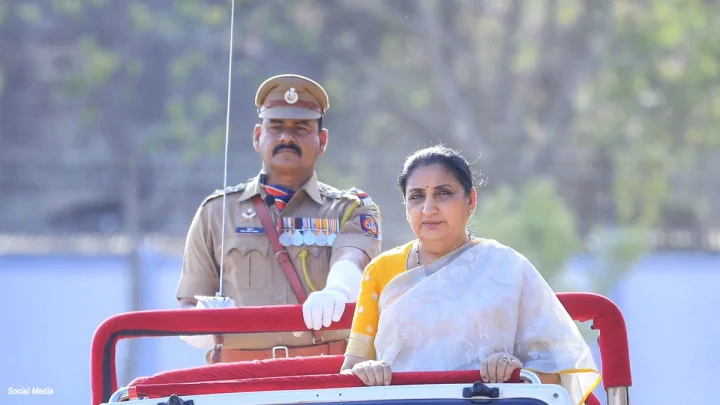 Sunetra Pawar Visits Beed for the First Time; Tears Well Up in Her Eyes at the Memory of Ajit Dada