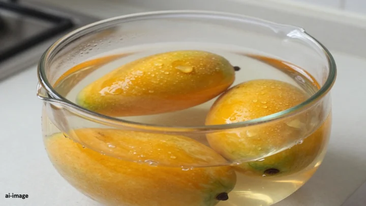 soaking mangoes in water