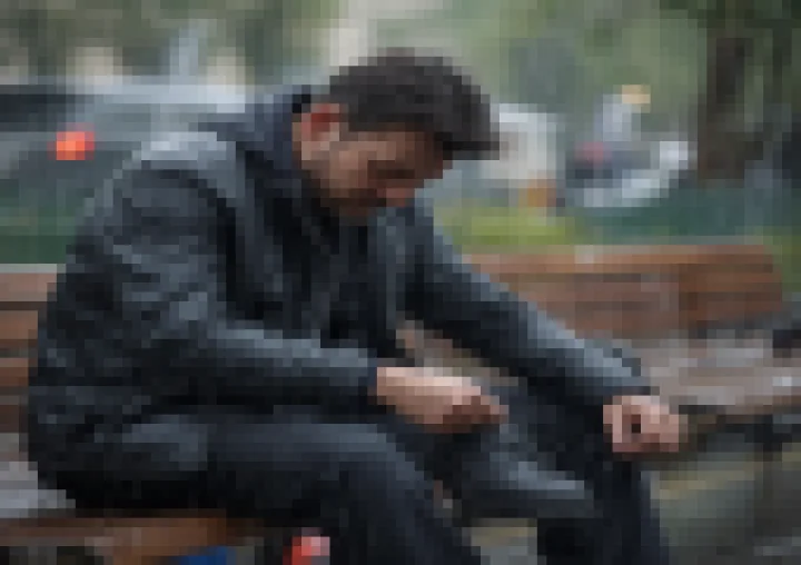 पावसाळ्यात बूट ओले झालेत? 'या' ५ सोप्या घरगुती ट्रिक्स वापरून मिनिटांत सुकवा!