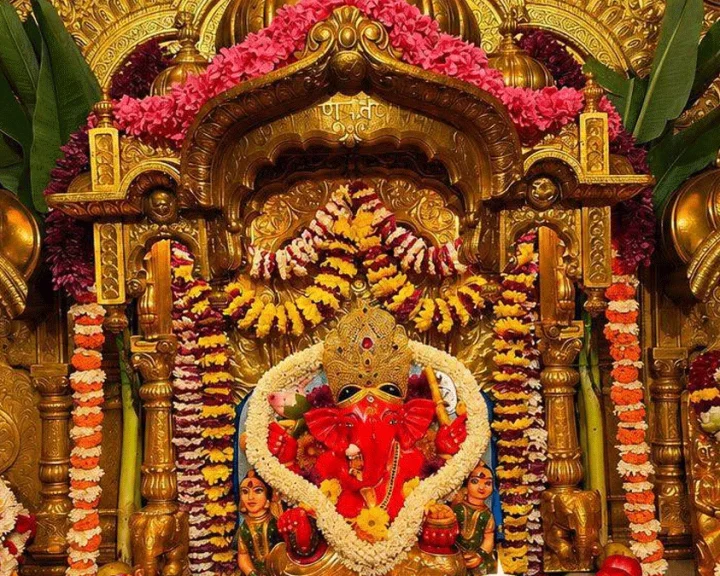 सिद्धिविनायक मंदिराच्या देणग्या आणि दागिन्यांच्या ऑडिटचे एकनाथ शिंदेंचे आदेश