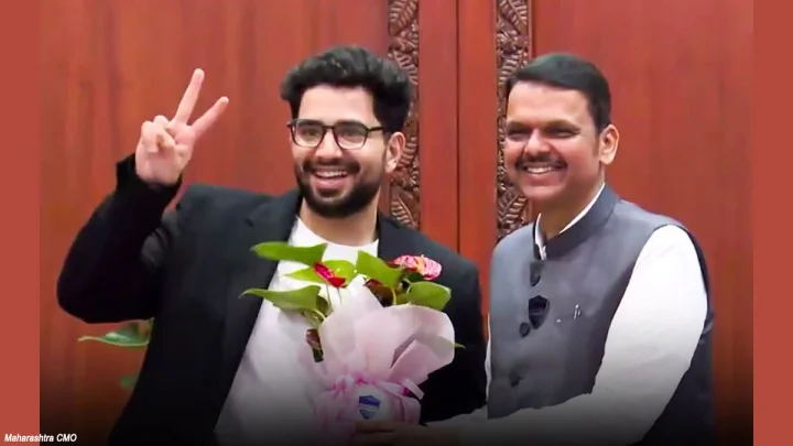 समय रैना यांनी महाराष्ट्र सायबर सेलवर विनोद केला; मुख्यमंत्री देवेंद्र फडणवीसही हसू आवरू शकले नाहीत
