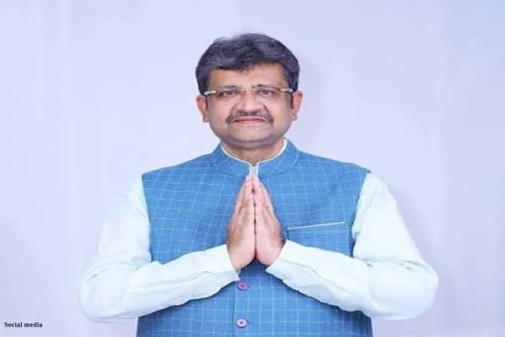सर्वात श्रीमंत आमदार एका दिवसासाठी भिकारी बनले, त्यांना हे का करावे लागले! वाचा