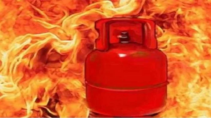 मुंबईत टाटा नगर कामगार कॅम्पमध्ये भीषण आग; ७ गॅस सिलिंडरचा स्फोट