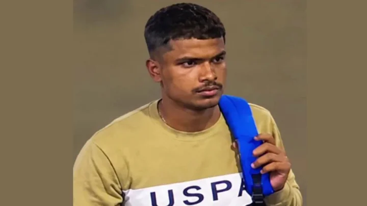 टायगर श्रॉफवर गोळीबार करणारा ऋतिक फक्त प्रेमानंद महाराजांनाच फॉलो करतो; स्टायलिश लाइफस्टाईल चर्चेत