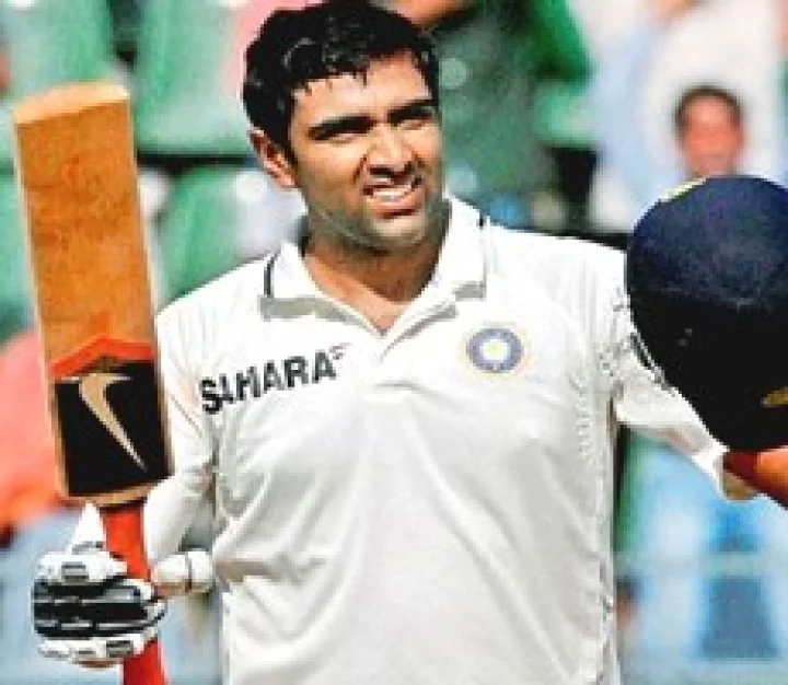 டெஸ்ட் தரவரிசையில் முதலிடத்தைப் பிடித்தார் அஸ்வின்