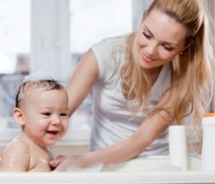 குழ‌ந்தைகளு‌க்கு சூடான த‌ண்‌ணீ‌ர்