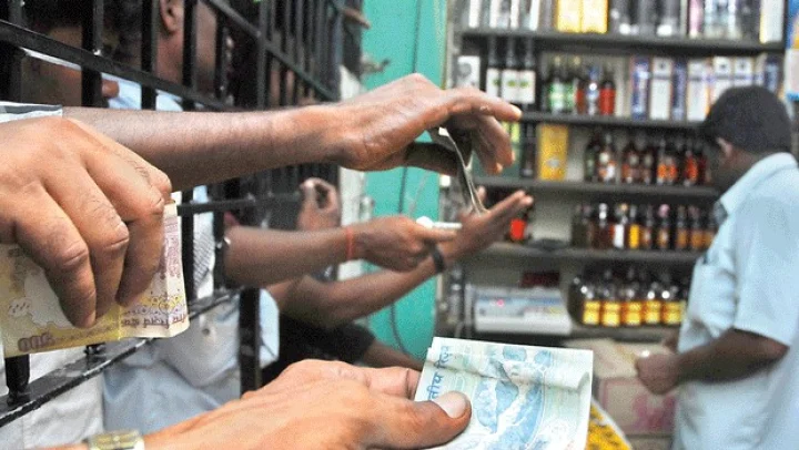 மதுவின் பிடியில் தமிழக இளைஞர்கள் : எங்கே செல்கிறது இந்த சமூகம்?