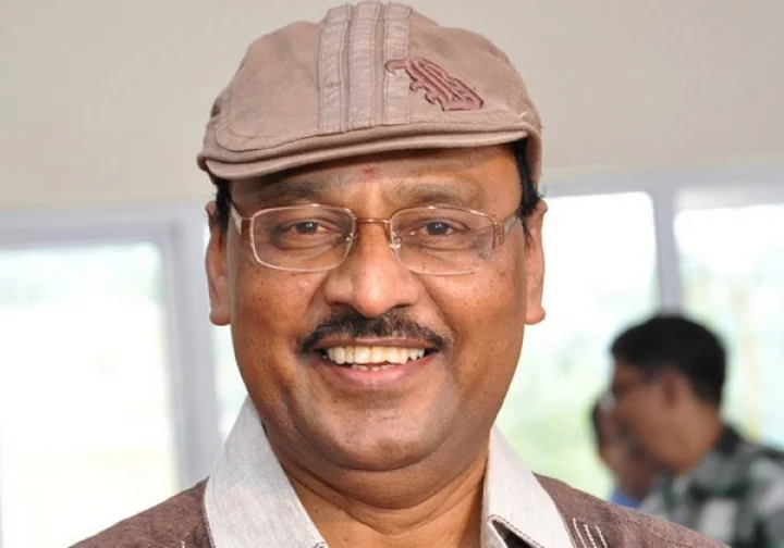 சாதி, மதத்தை இழிவுப்படுத்தாமல் படம் எடுக்க வேண்டும் - பாக்யராஜ் பேட்டி